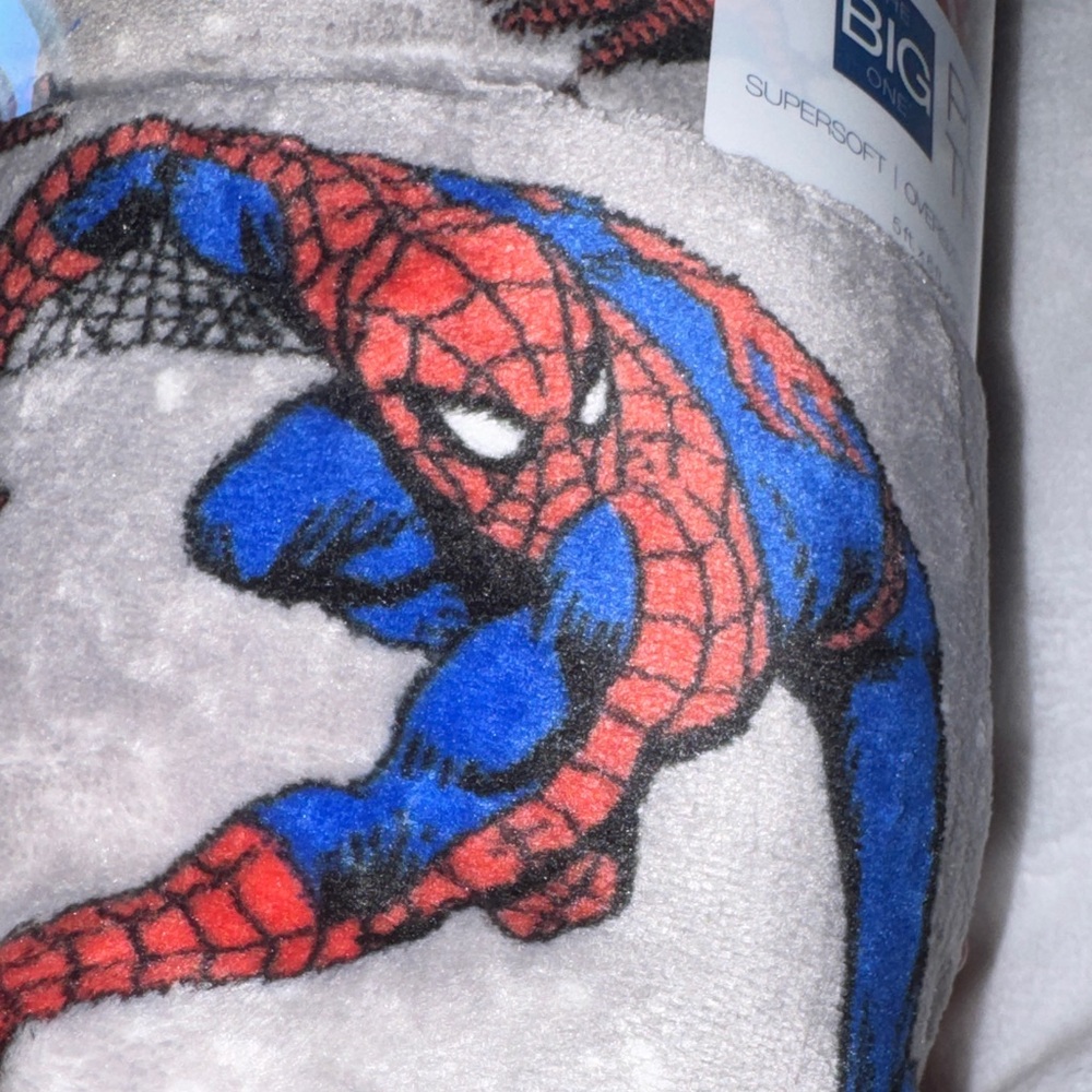 Marvel Spider-Man Gray and Blue Plush Throw - Picture 3 of 3